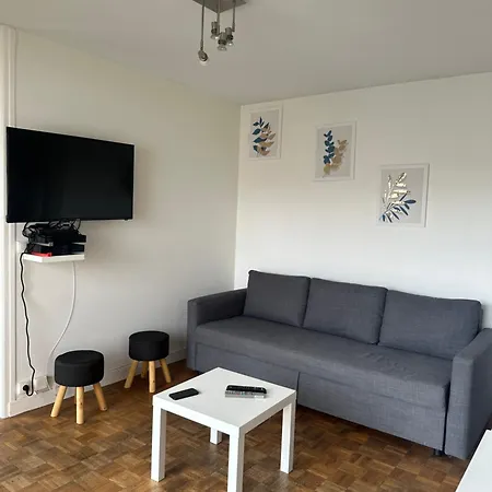 En Champagne Apartment *